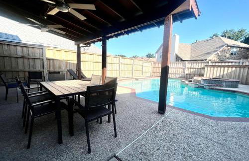 6 Bedroom Home with Pool, Centrally Located - Foto 29