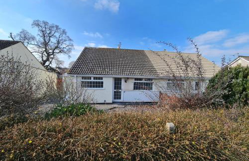 Bristol 2-Bed Bungalow Sleeps 4 Parking - Foto 6