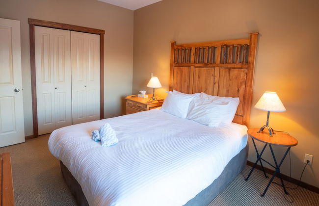 Snow Creek Lodge by Fernie Lodging Co - Photo 8