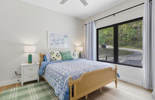 Modern Lakefront Escape | The Twelve - Foto 28