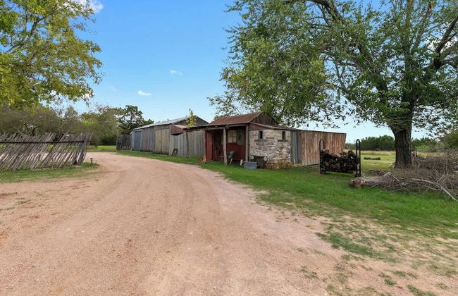 Gorgeous Barn Cabin 10min From Main St! - Foto 37