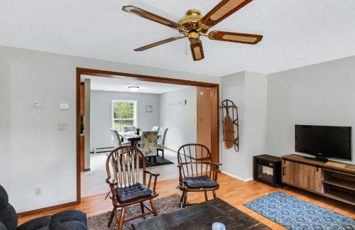 Chandler Hill Base Camp - Enjoy A Nature Getaway in this Rustic Home in the Mountains, 10 minutes from Sunday River Ski Mountain! home - Foto 9