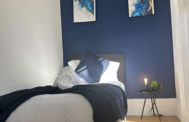 2 Bedroom Apartment kitchen and bathroom - Foto 3