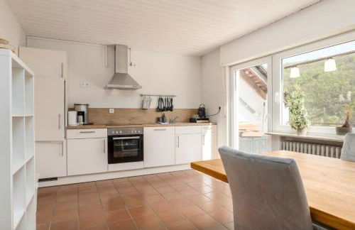 Riesling Appartement for 2 - 4 People - Billiards - Balcony with Mosel View - Parking - Wine Barrel Bar - Fully Equipped Kitchen - Netflix - WaipuTV - 3 km from Cochem - Foto 3