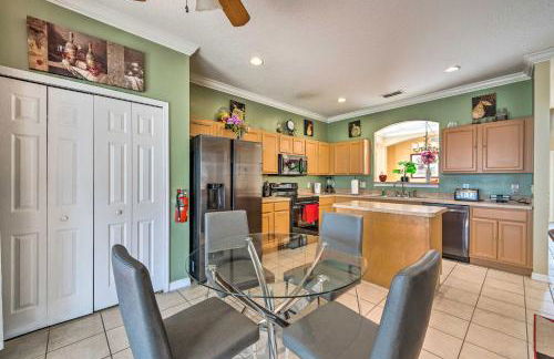 Spacious Family Home with Spa in Davenport! - Photo 9