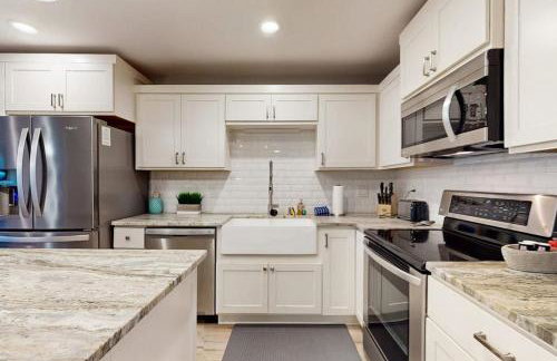 Condo Near Lake Horseshoe Bay with Private Balcony, Washer/Dryer, A/C, WiFi - Foto 9
