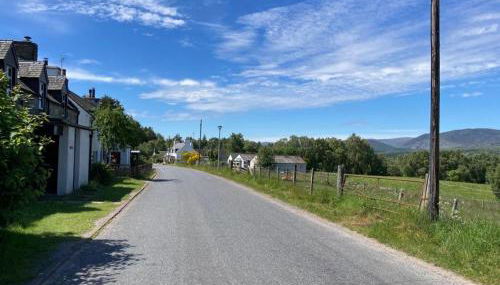 Old School - Photo 2