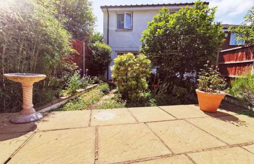 Spacious White House with parking, garden, Wi-Fi - Photo 42