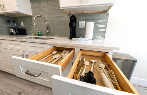 2bd 1ba Sunset 1 3Min to BeachPool - Foto 7