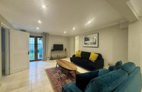 Private Five Bedroom Bungalow in Chertsey - Foto 14