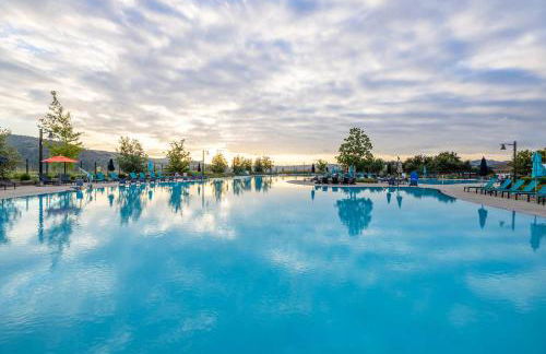 Marbella Lane - Stylish Dream Home in RMV w Pool - Foto 48