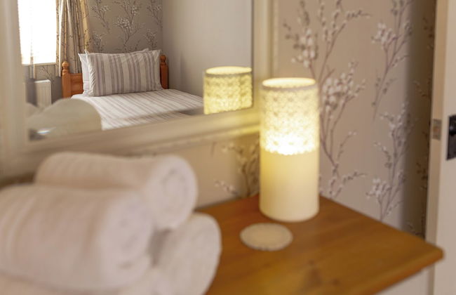 Jasmine Cottage-2BD in Heart of Bourton - Photo 13