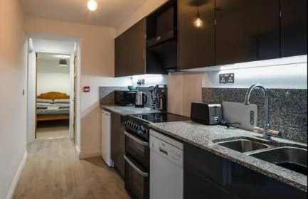 Spacious 2 Bedroom Apartment near Seafront - Photo 10