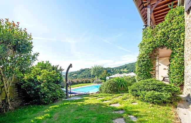 Stone House With Pool and Garden - Photo 26