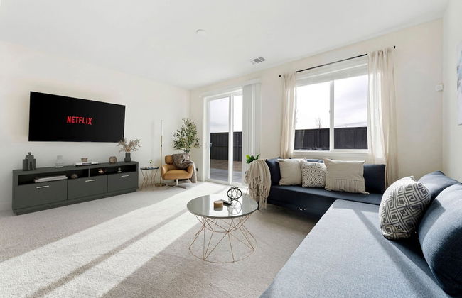 Stylish Sleek 4BR Nevada Home Near Downtown Reno - Foto 1