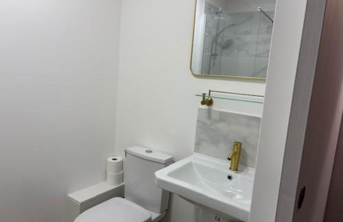 Paris Eiffel Tower et Disney apartments, parkings gratuits et sécurisés, 10 minutes métro to Paris - Foto 46