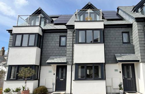 Kerensa 3 bed townhouse located close to the beach with Parking - Photo 21