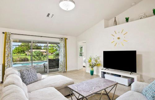 Newley Built Oasis Heated Pool Waterfront retreat - Foto 7