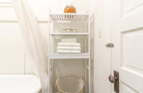 Midcentury Modern - central location to all - Foto 36