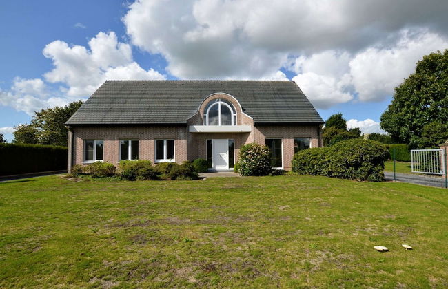 Spacious Villa in Zingem With Garden - Photo 1