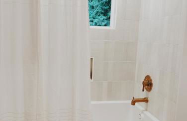 New Alderwood Cabin Bothell 2 Beds 1 Bath - Foto 9