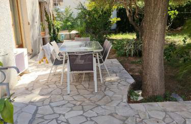 Charmante maison 2 chambres proche du centre jardin - Foto 9
