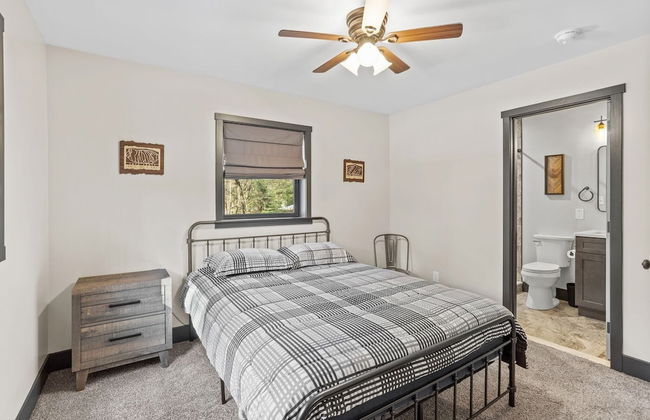 The Breck by Avantstay Modern 6bdr Cabin w/ Hot Tub & Game Room - Foto 5