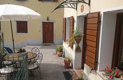 Casetta next to the Creek Dino Buzzati - Photo 44