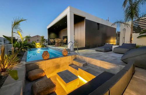 PhySea Villa - Photo 1