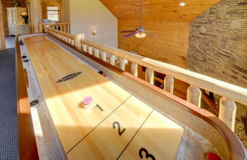 Maggie Valley Cabin with Private Hot Tub and Game Room - Foto 7