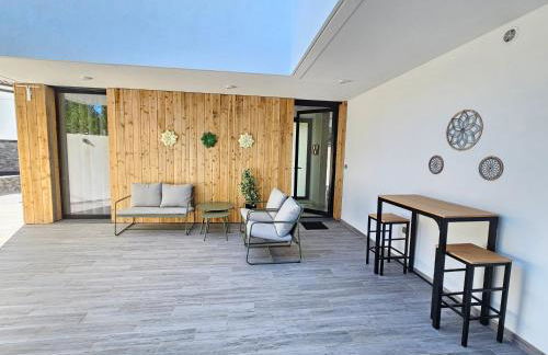 NEXT HOUSE - Photo 1