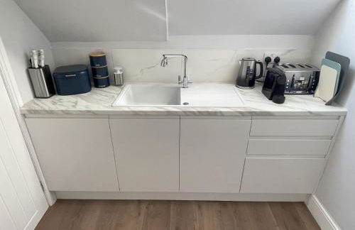 Ideal Contractor Business & Family Friendly 2-Bed Apartment Quiet & Spotless with Fast WiFi Large Screen Smart TV - Foto 9