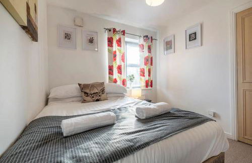 Spacious Apartment with Parking! - Photo 17