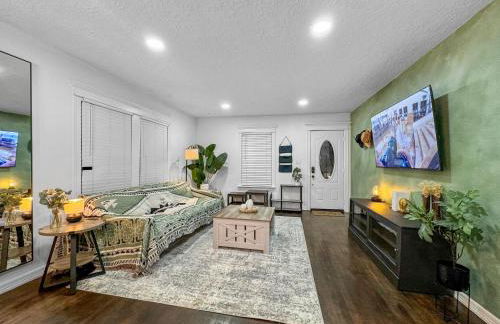 Casa Hosum - 7 mins Downtown Sleeps 9 King Bed Fenced Yard - Foto 25