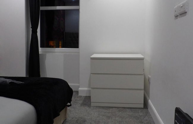 2bed Apt Sleeps 4-near Meadows Park, Parking, Wifi - Foto 2