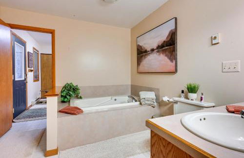 Waterfront Gladwin Vacation Rental with Lake View! - Foto 16