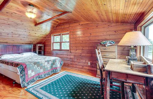 Dock, Fire Pit Historic Lakefront Cabin in Mercer - Foto 13