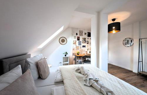 BohnApartments Schiller 7- Penthouse- WLAN- Parking- citynah - Foto 14