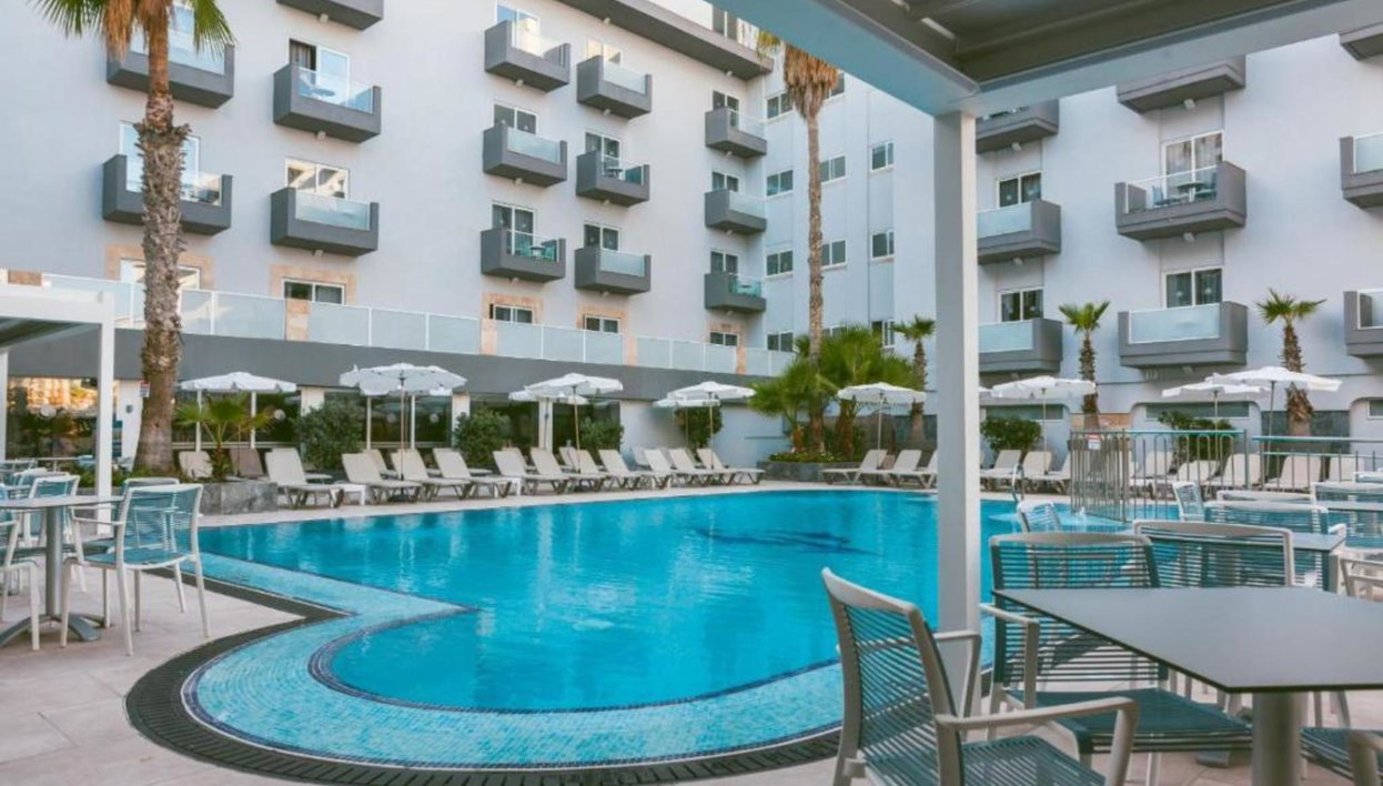 Bora- Bora Ibiza Malta Resort - Foto 1