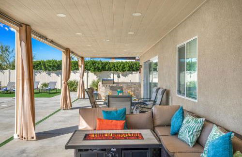 Views, Gameroom, Saltwater Pool & Hot tub, Firepit by MariamsBnb - Foto 4