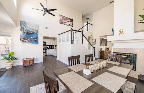 Gorgeous home away from home 3 bed 3 bath W/ pool - Foto 40