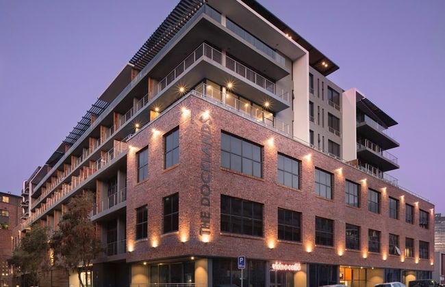 Urban Elephant At The Docklands - Foto 1