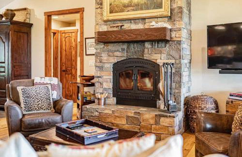 Upscale Hot Tub Wildlife Views - Photo 24