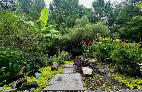 Modern 3-BR Townhome w Private Backyard Near RTP - Foto 72