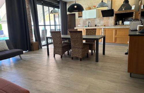 Villa Mandrés. Casa con jardín y piscina. Proximo a Puy Du Fou. - Foto 3