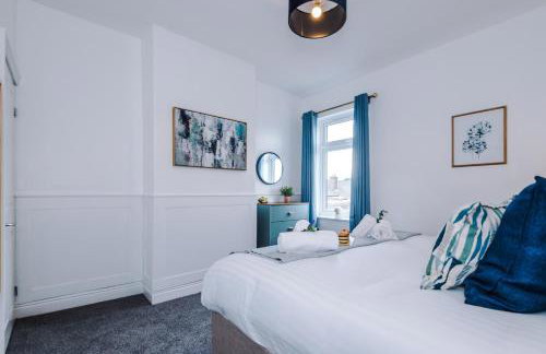 NEW! Spacious 3-Bed Home in Newcastle-under-Lyme by 53 Degrees Property, Ideal for Business, FREE Parking! - Foto 19