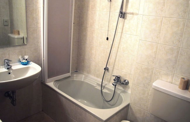 De La Tour - Photo 22