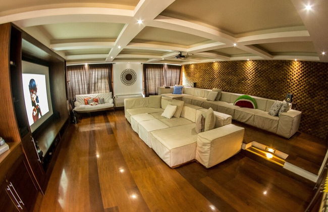 Mansão Exuberante Pé na Areia Ferradura - Photo 29