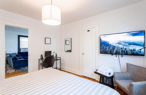 The B&W Haven 5BR Home with yard theater - Foto 31