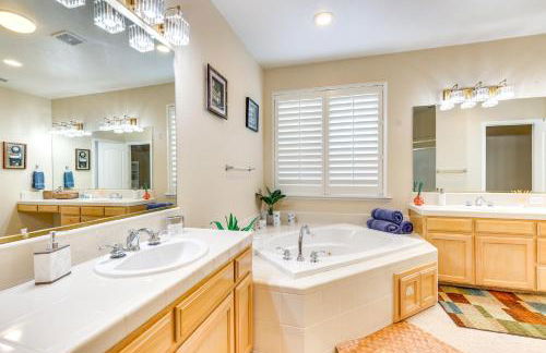 Outdoor Oasis and Hot Tub! Spacious Clovis Home - Foto 22